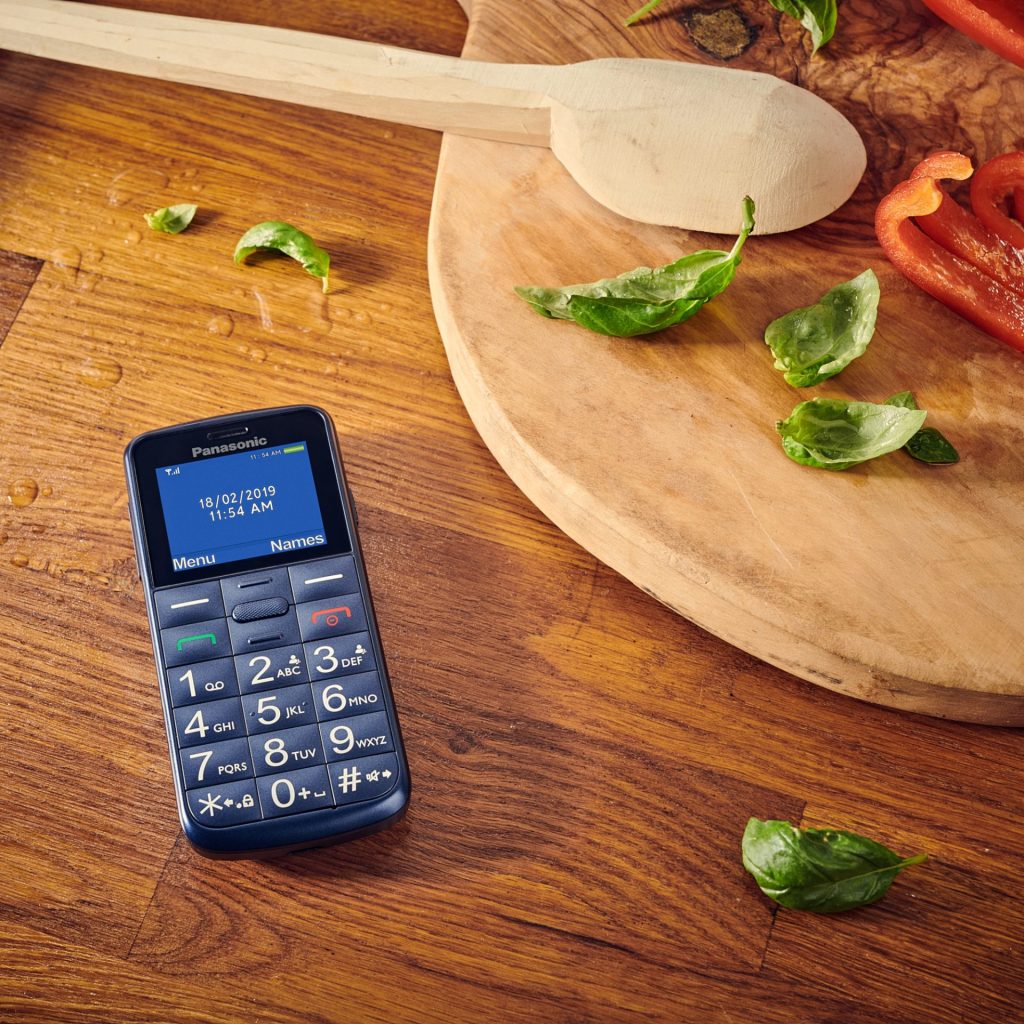 Panasonic KX-TU110EXC Panasonic KX-TU110 telefon komórkowy dla seniora (połączenia priorytetowe, jasny, kolorowy wyświetlacz TFT LCD, duże przyciski, dioda LED), niebieski 14 Panasonic KX-TU110EXC KX TU110EXC 006