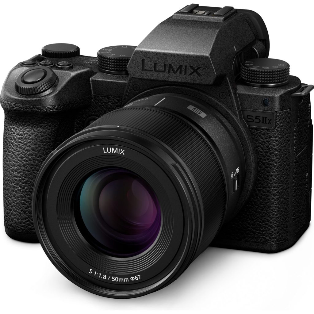 Promocja Lumix - zaoszczędź aż do 3700PLN 21 Panasonic DC-S5M2XC Lumix pełnoklatkowy aparat bezlusterkowy DC-S5M2X + obiektyw S-S50E 50mm, F1.8 (CMOS 24.2MP, Active I.S., live streaming), czarny